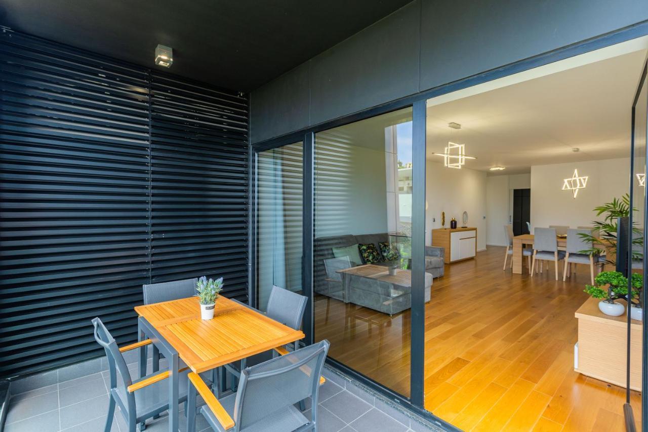 Flh Balcony Flat With Pool *