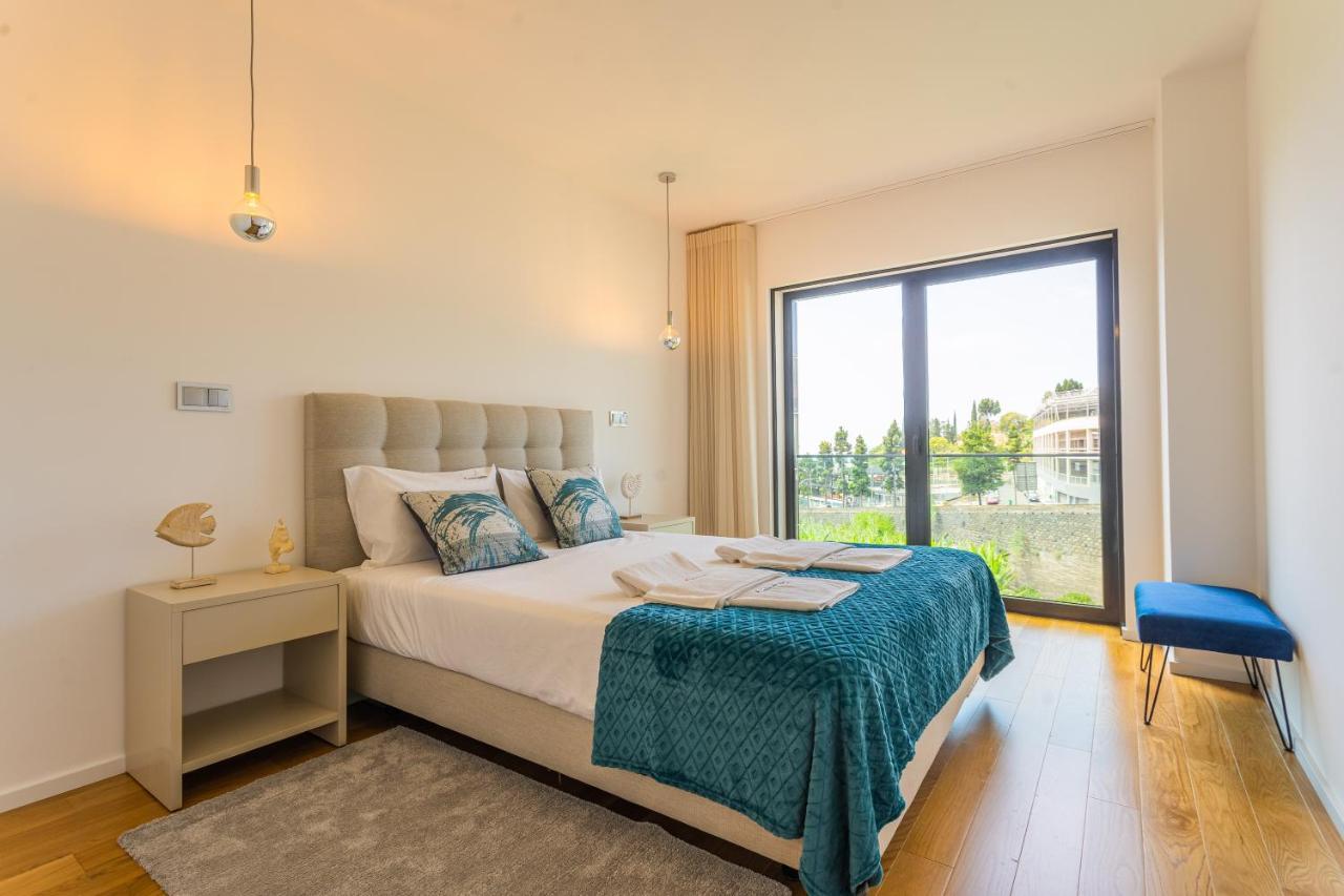 Flh Balcony Flat With Pool Apartment *