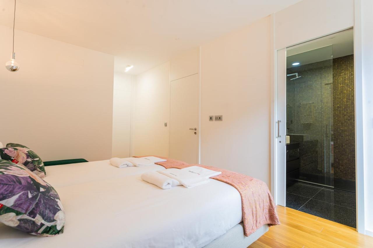 Flh Balcony Flat With Pool