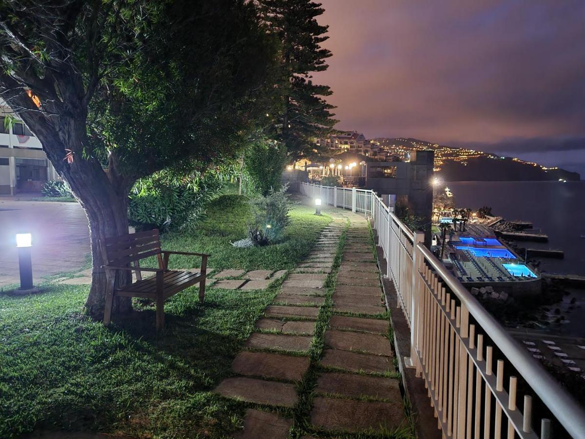 Apartment Hear The Ocean!