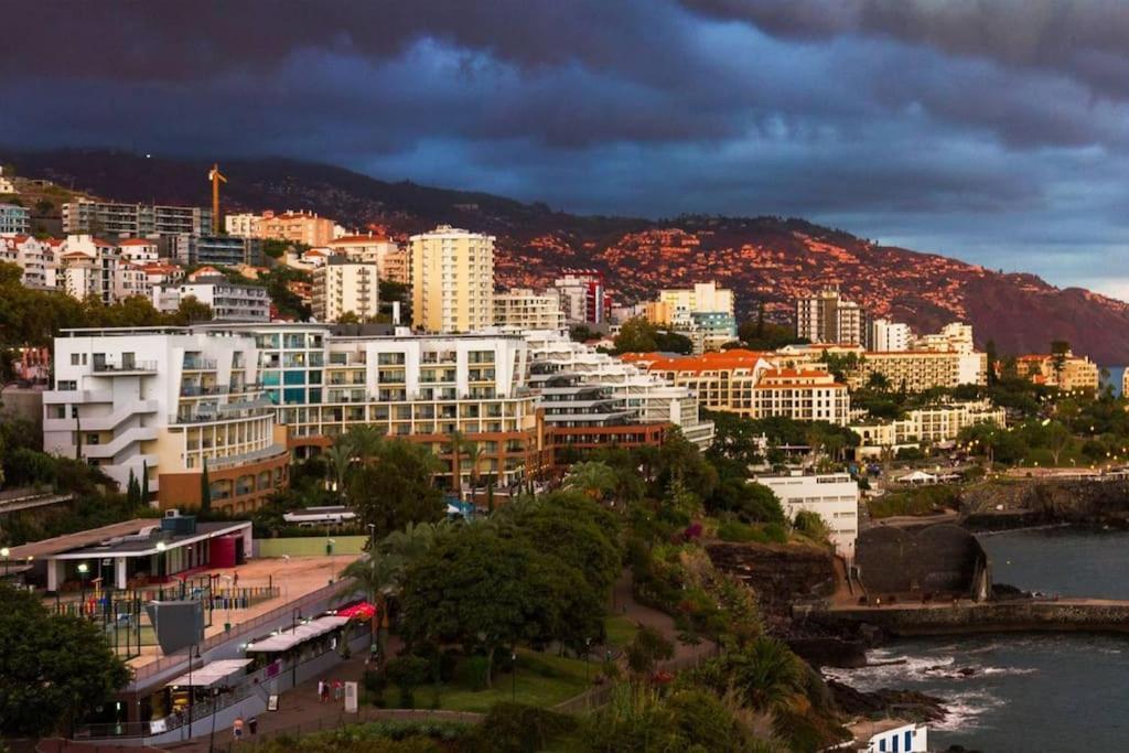 Do Mar * Funchal (Madeira)