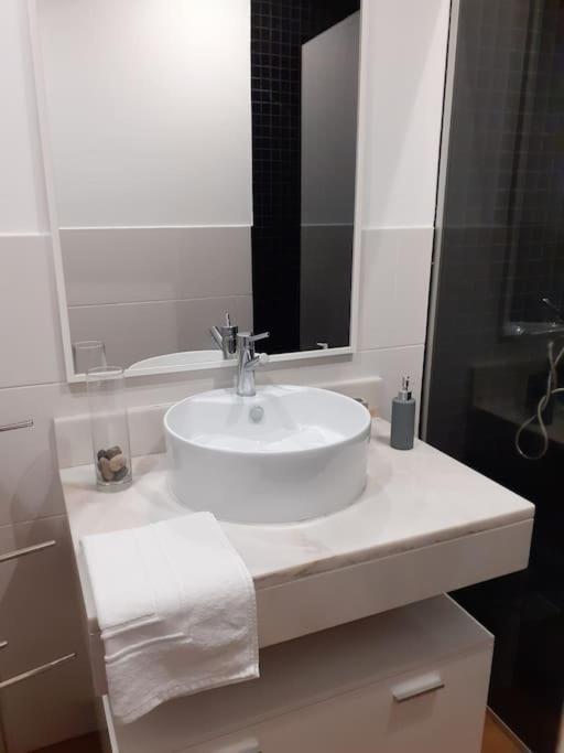 Centre Funchal Floor Terrace & Large Balconies Apartment *