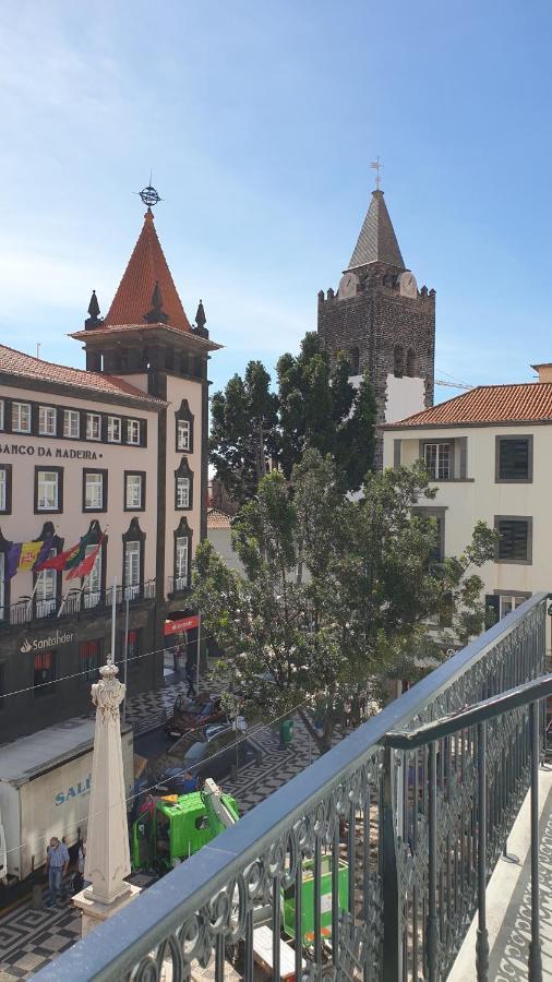 Edificio Charles 101 *
