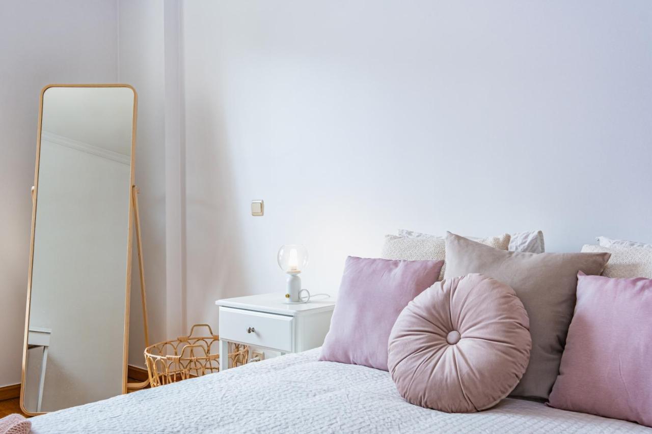 Lovely At The Location In Apartment