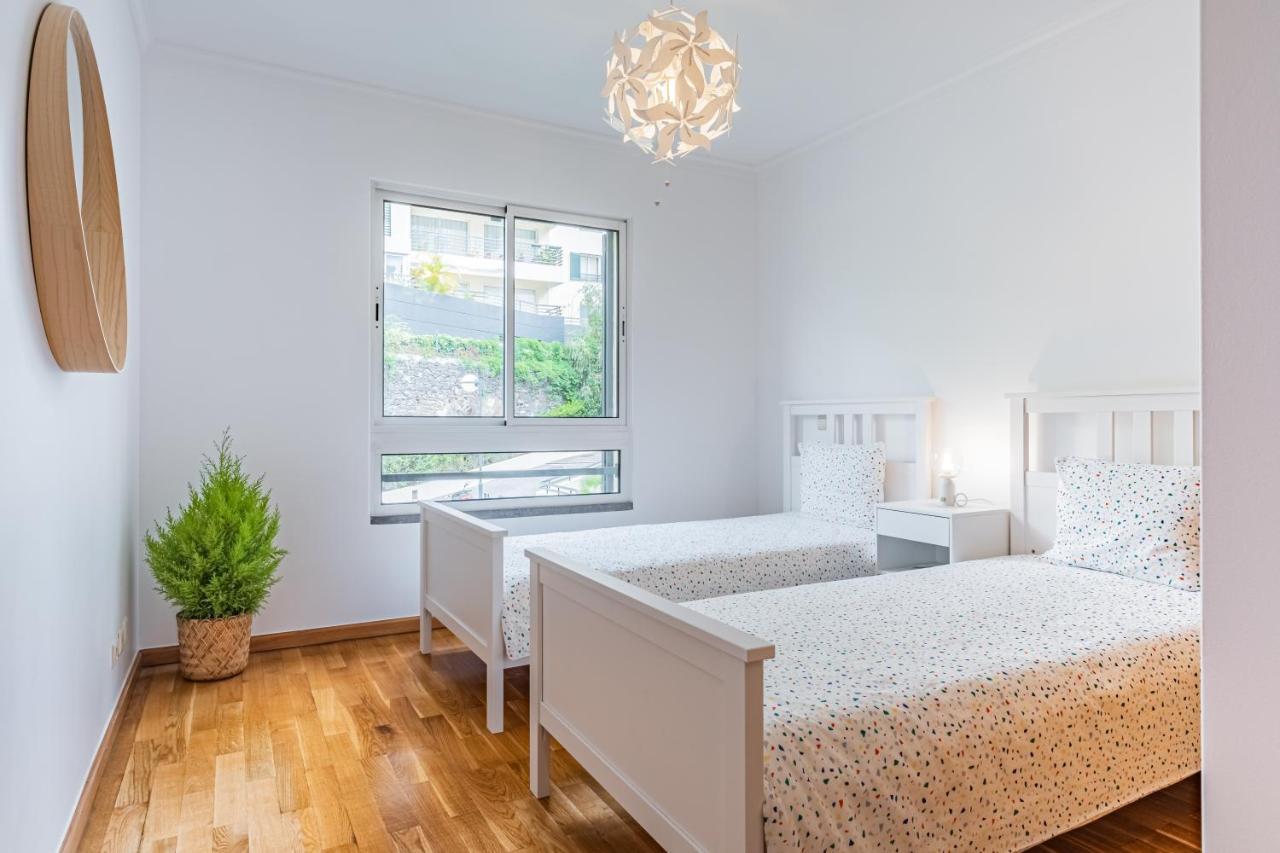 Lovely At The Location In Apartment *