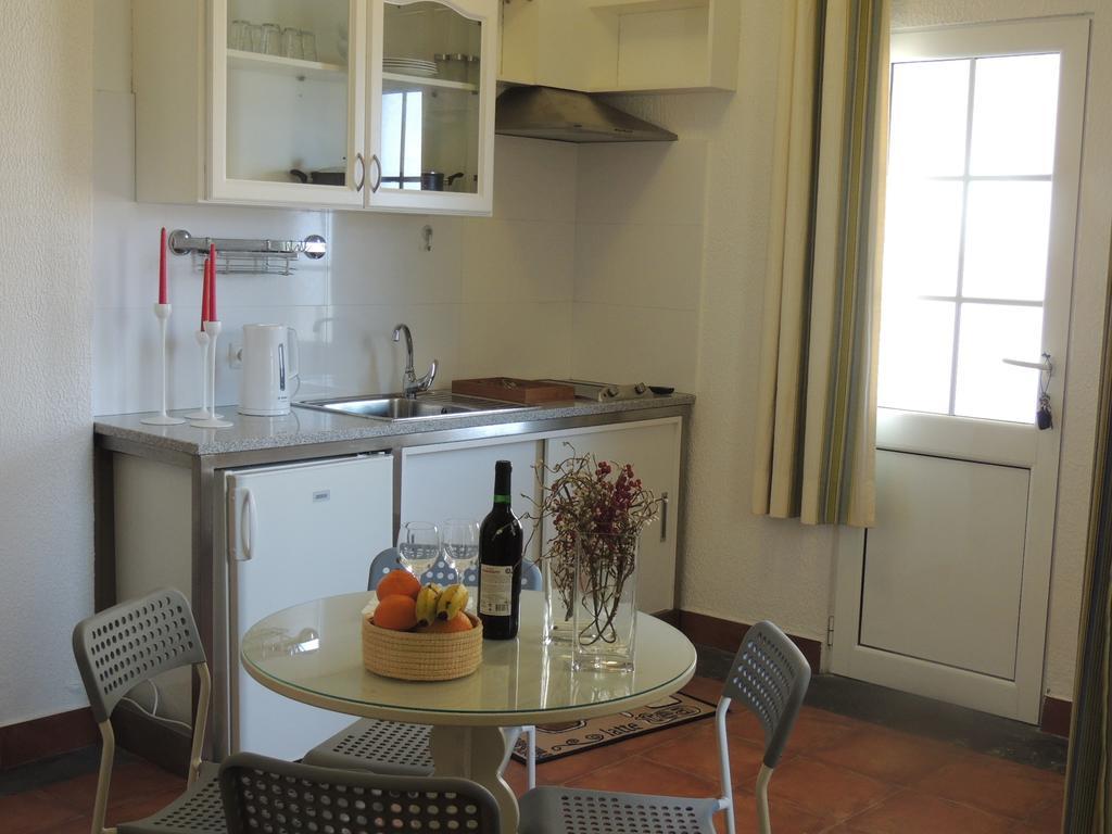 Studio Flat With Pool Apartment *