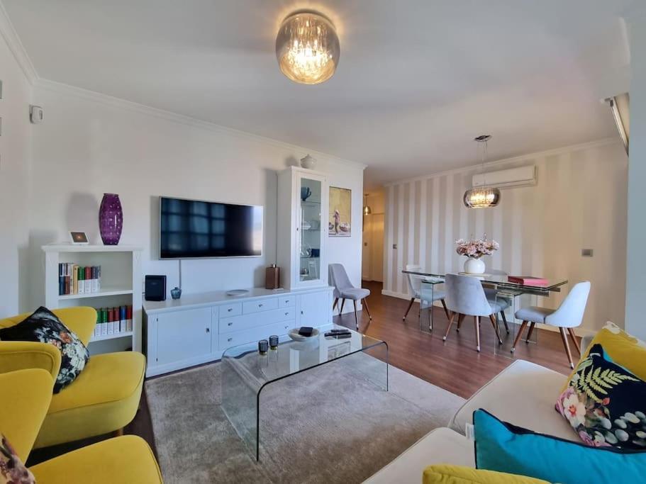 Kiara's Cantinho Do Mar By Rentallido Apartment