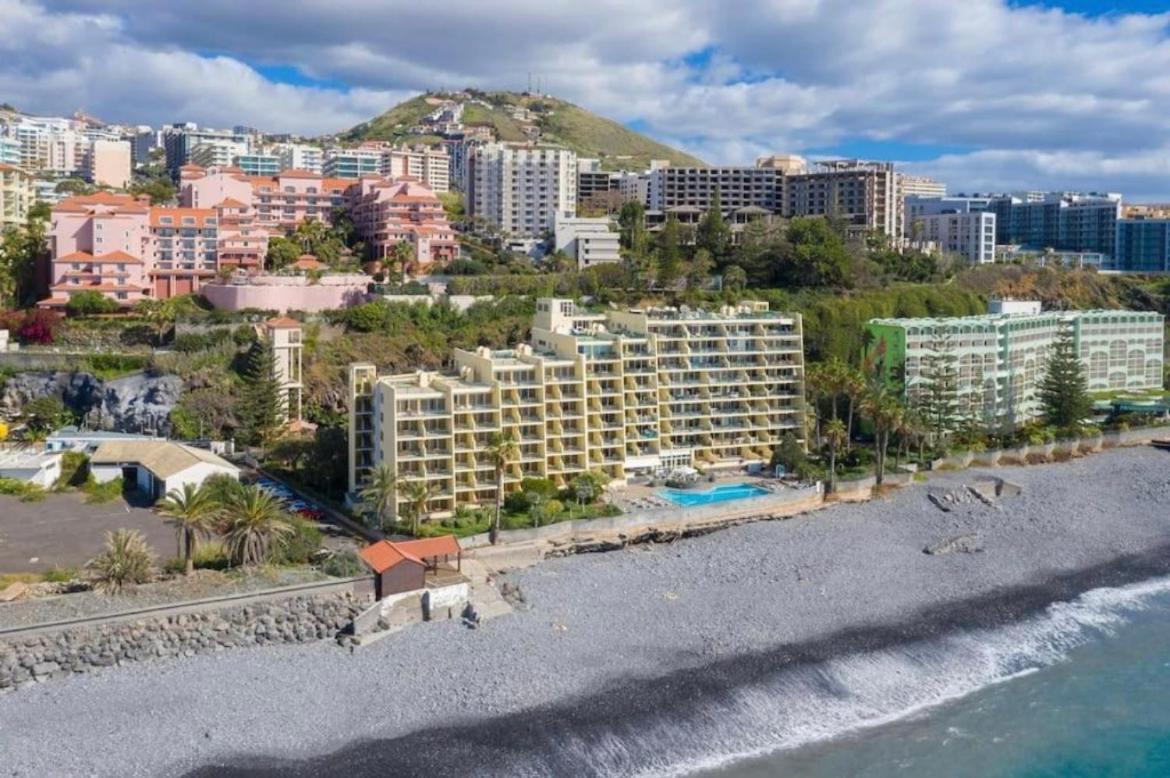 Apartment Sea Breeze Beach Penthouse - Praia Formosa Funchal (Madeira)
