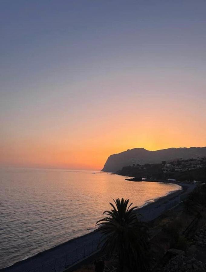Sea Breeze Beach Penthouse - Praia Formosa * Funchal (Madeira)
