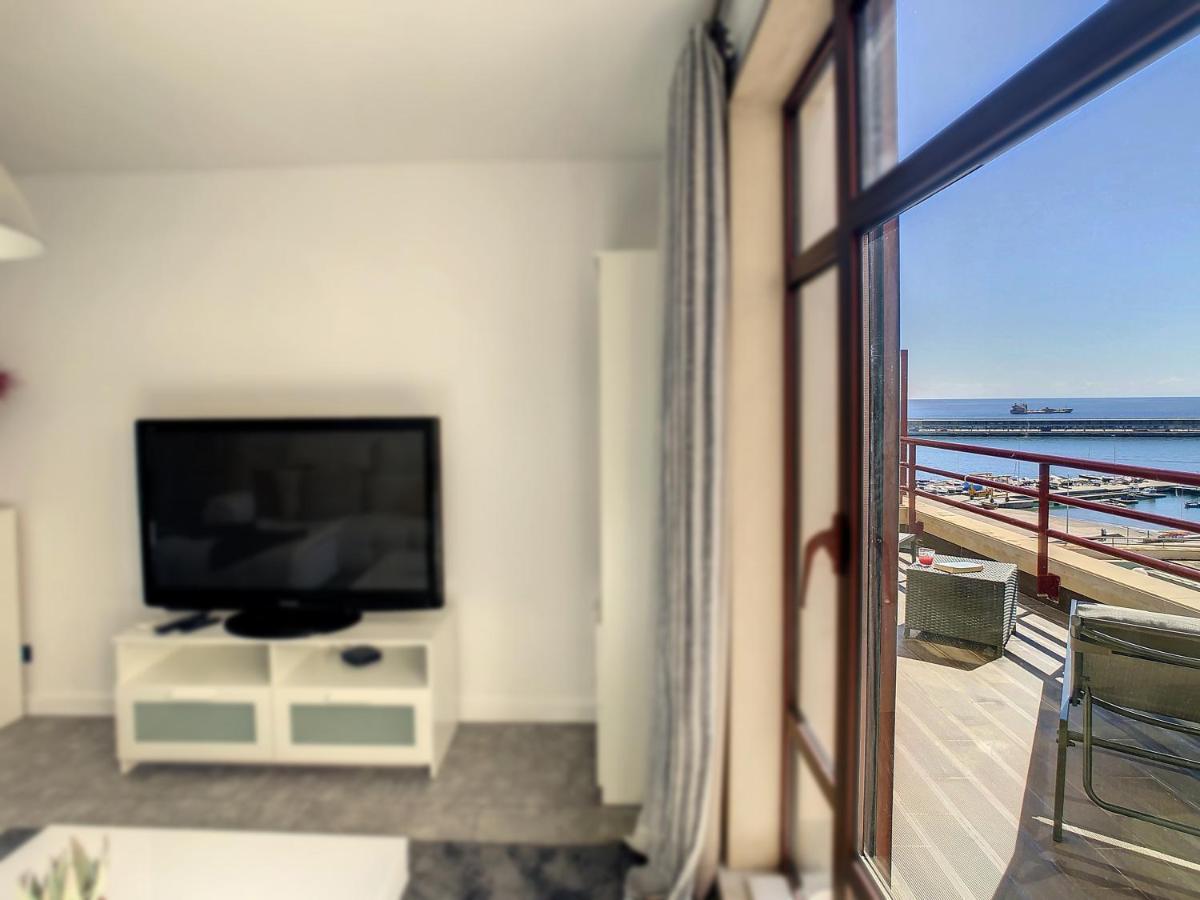 Apartment Ocean Breeze By Lovelystay