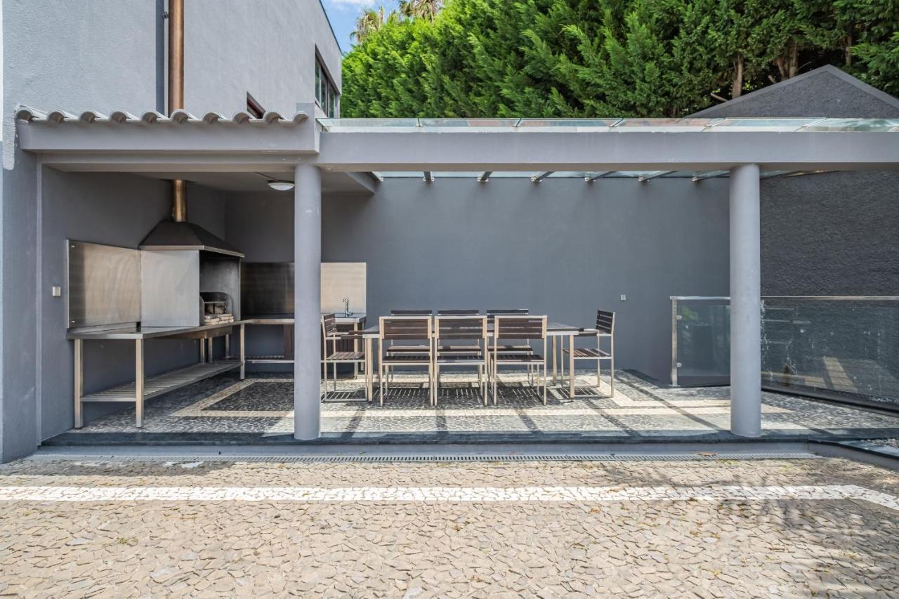 Ample With Pool And Gorgeous Ocean View