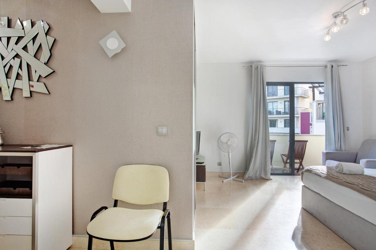Apartment Forum View *