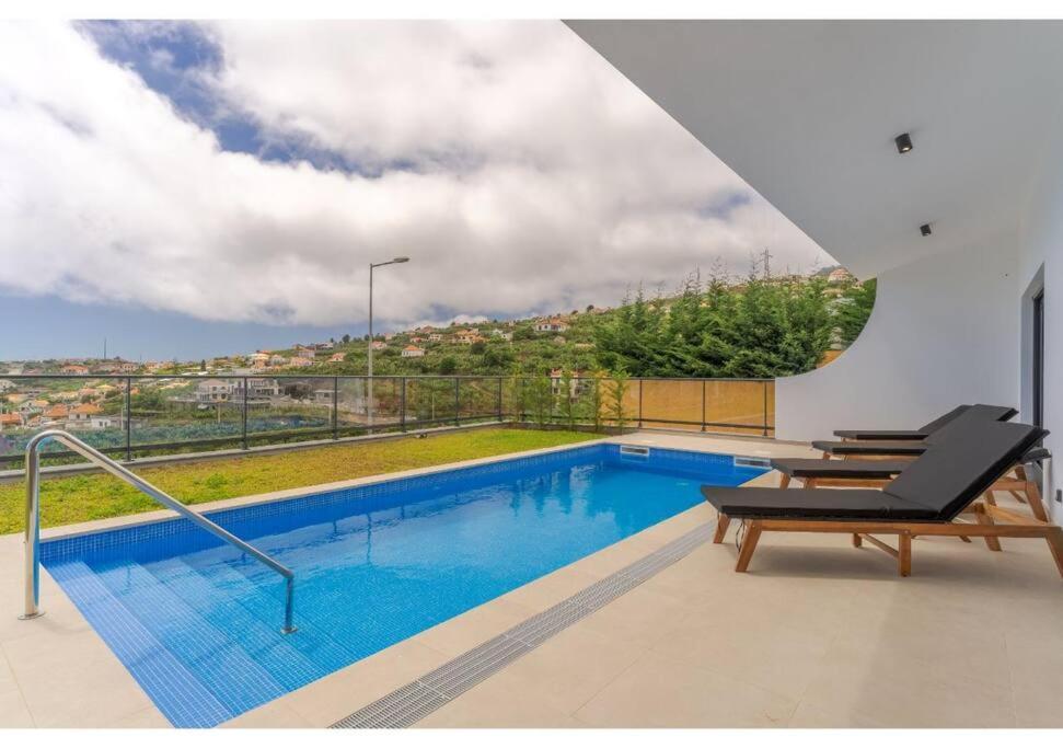 The Pool House In Ponta De Sol Holiday home *