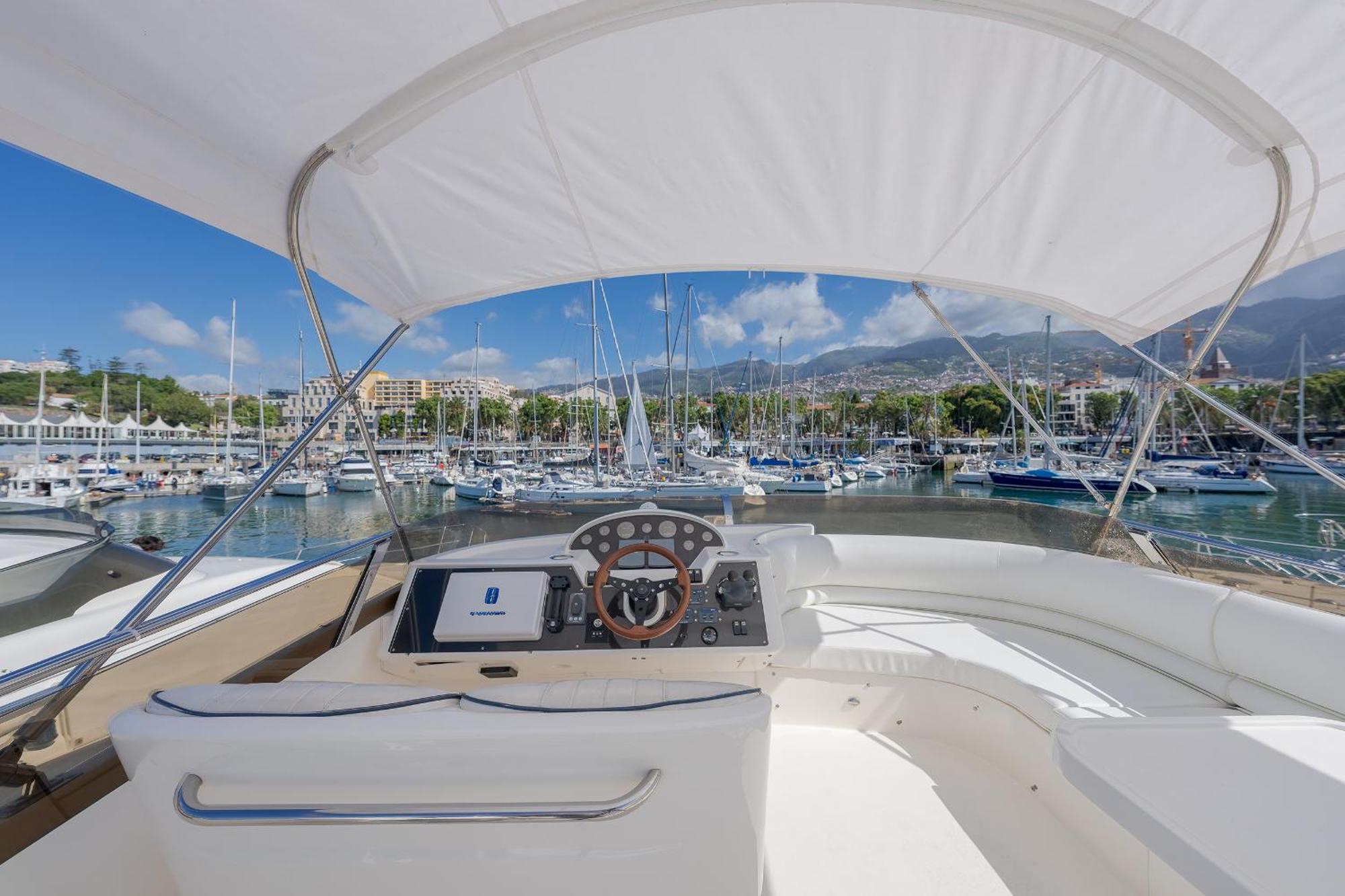 Vass By Madeira Botel