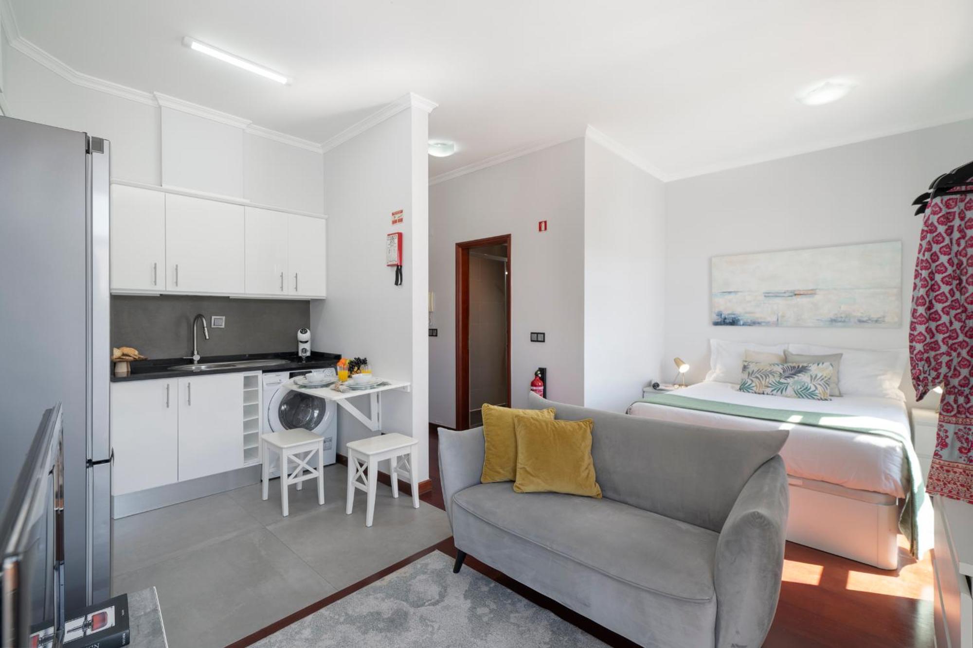 Do Carmo By An Island Apartment *