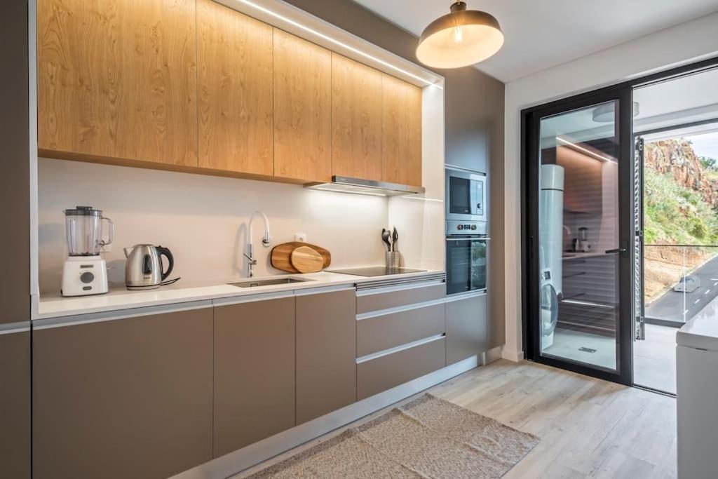 Apartment Location - With Pool *
