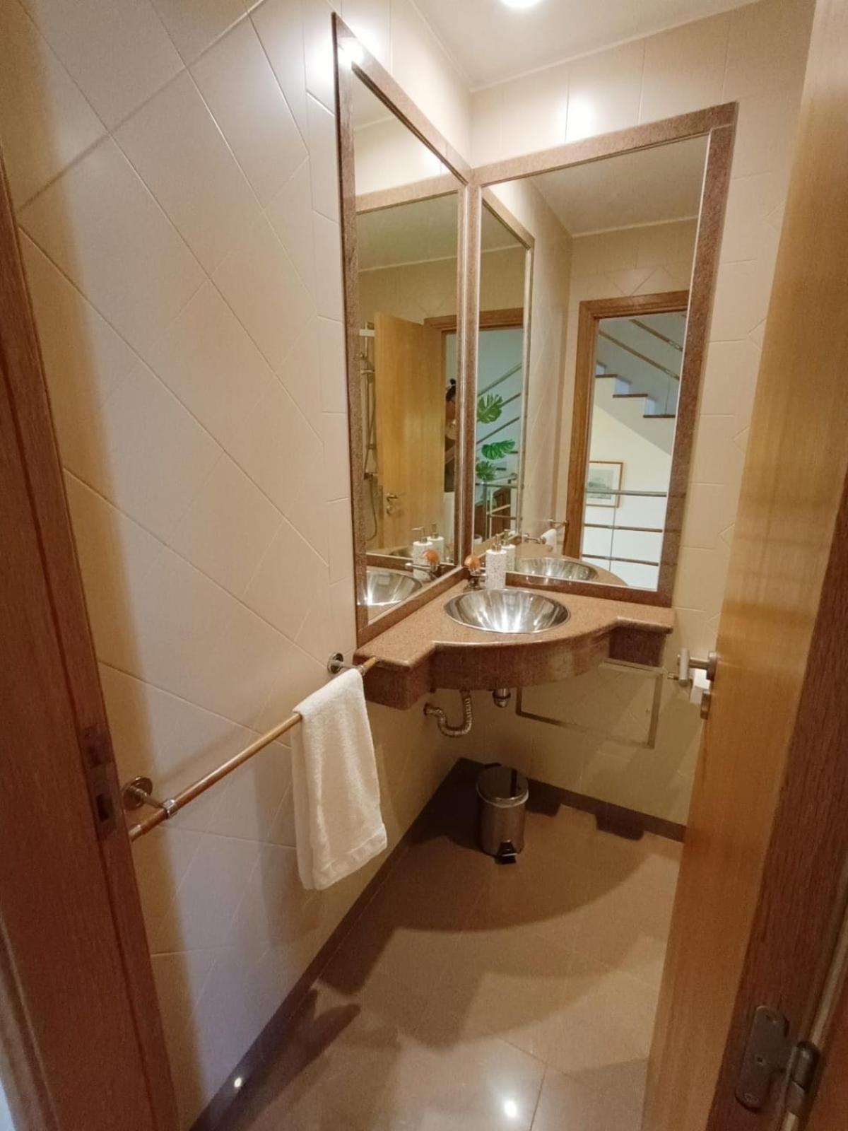 Moradia T2 Madeira Case de vacanță