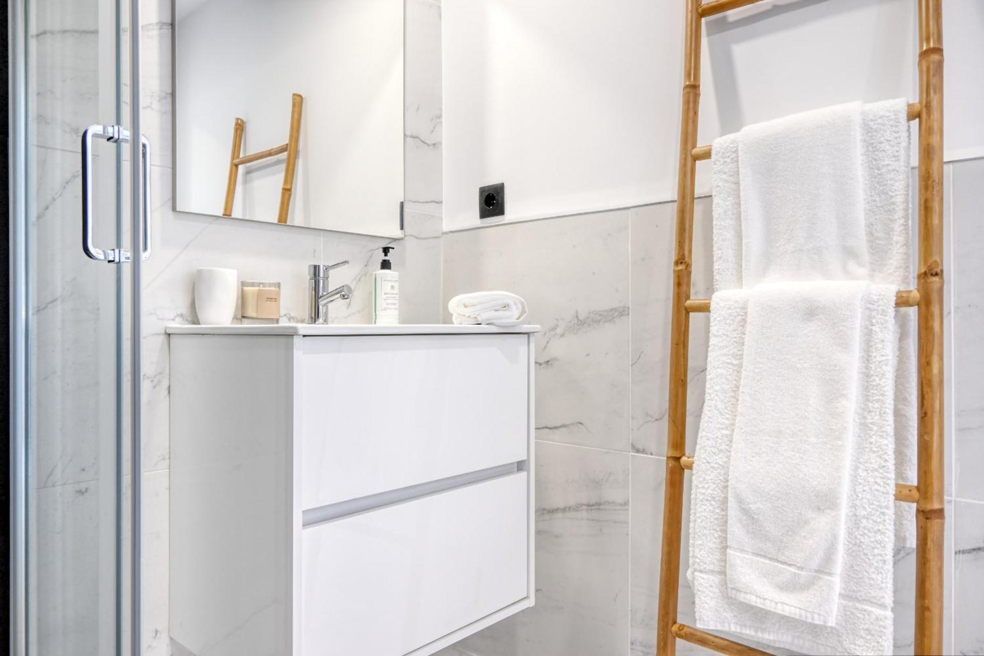 Apartment Beco Santa Emilia 4o, A In Madeira