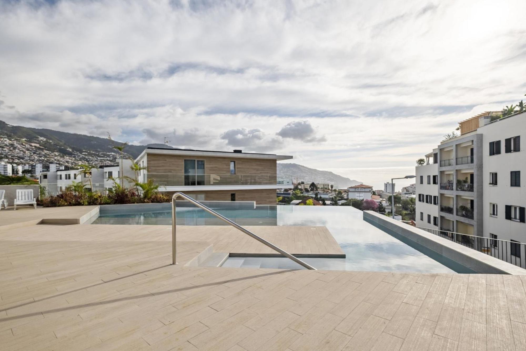 Panoramic Pearl By Madeira Sun Travel Apartment *