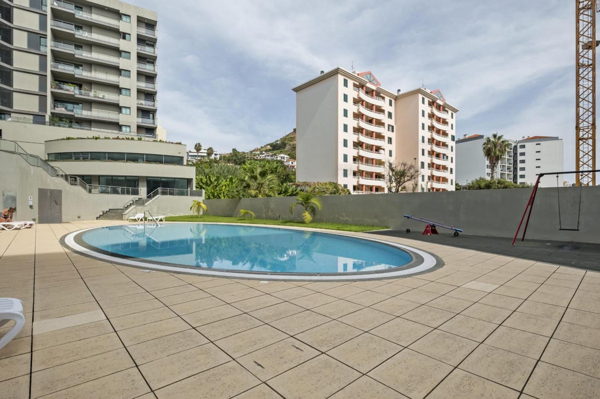 Blue And Gold Sunset By Madeira Sun Travel Apartment Funchal (Madeira)