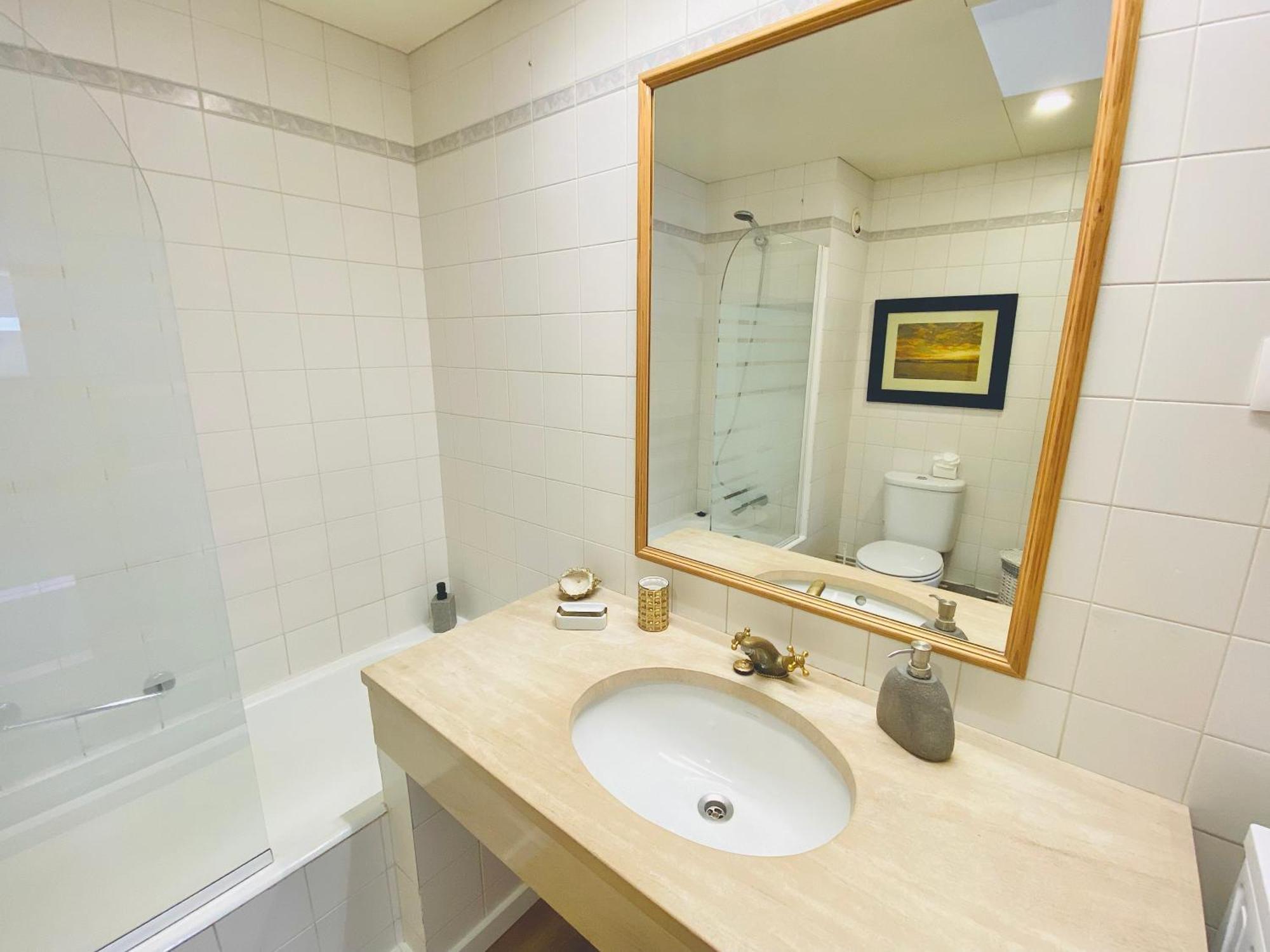 Sea Breeze Beach Penthouse - Praia Formosa Funchal (Madeira)