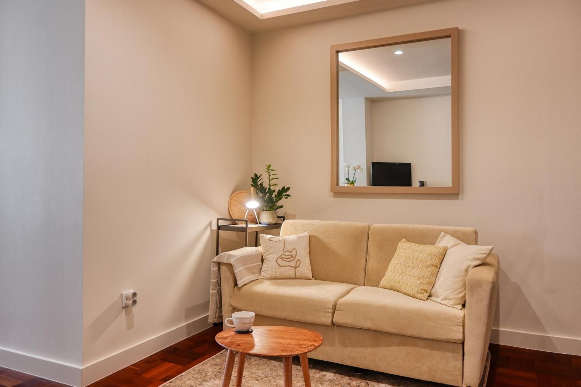 Colombo Square, A In Madeira Apartment