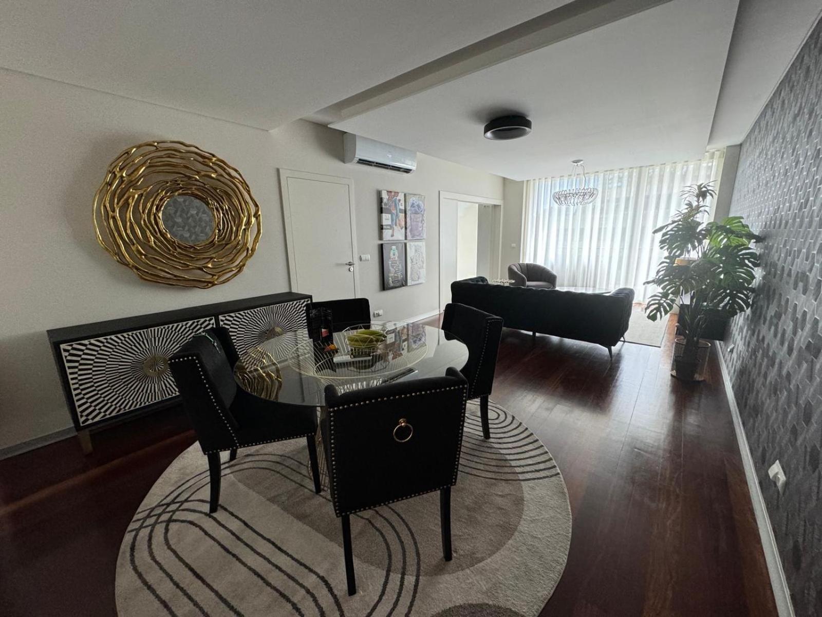 Apartment Next Corner Plaza