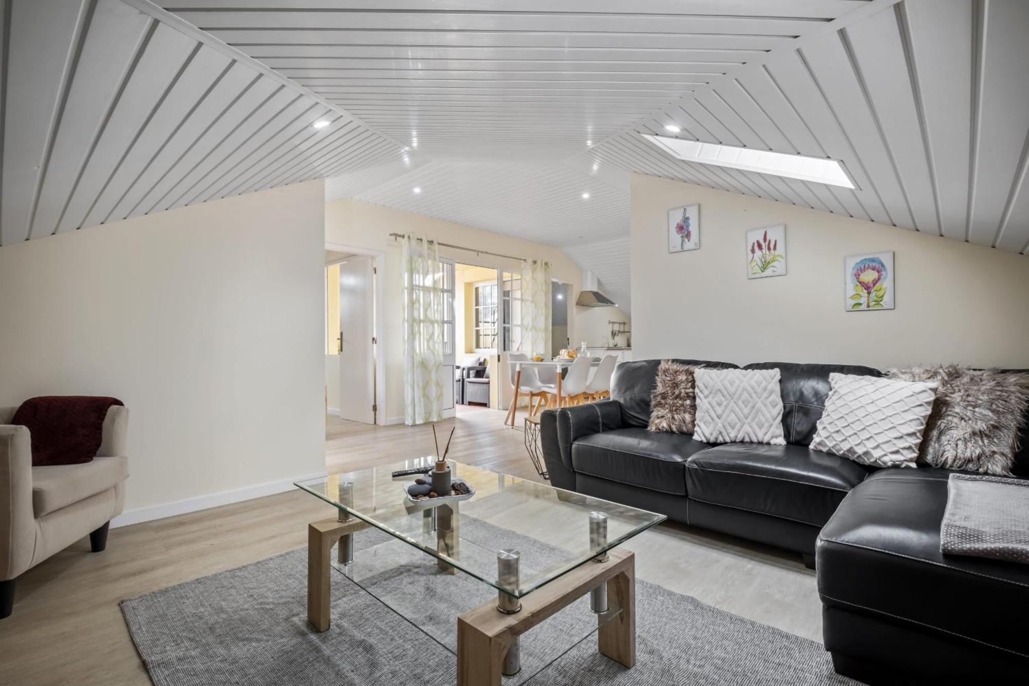 Eyes In The Sky Apartment