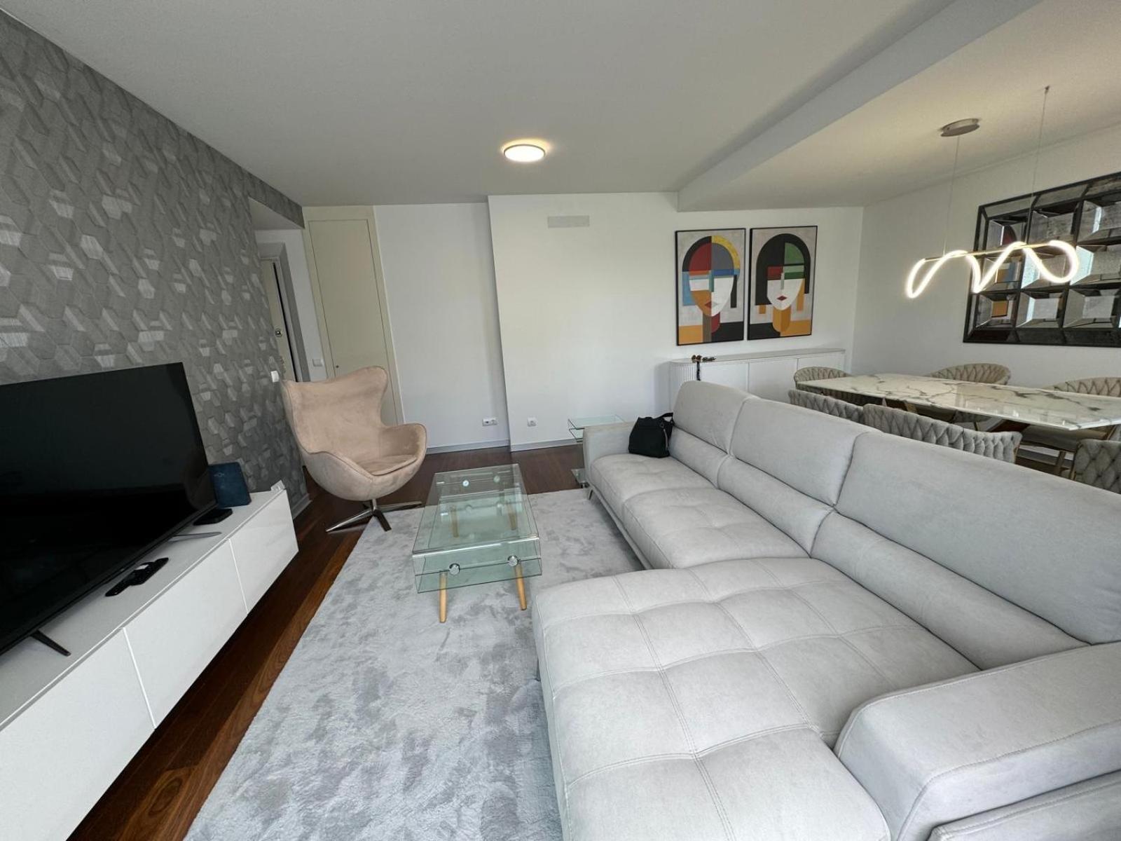 Next Corner Plaza Apartment *
