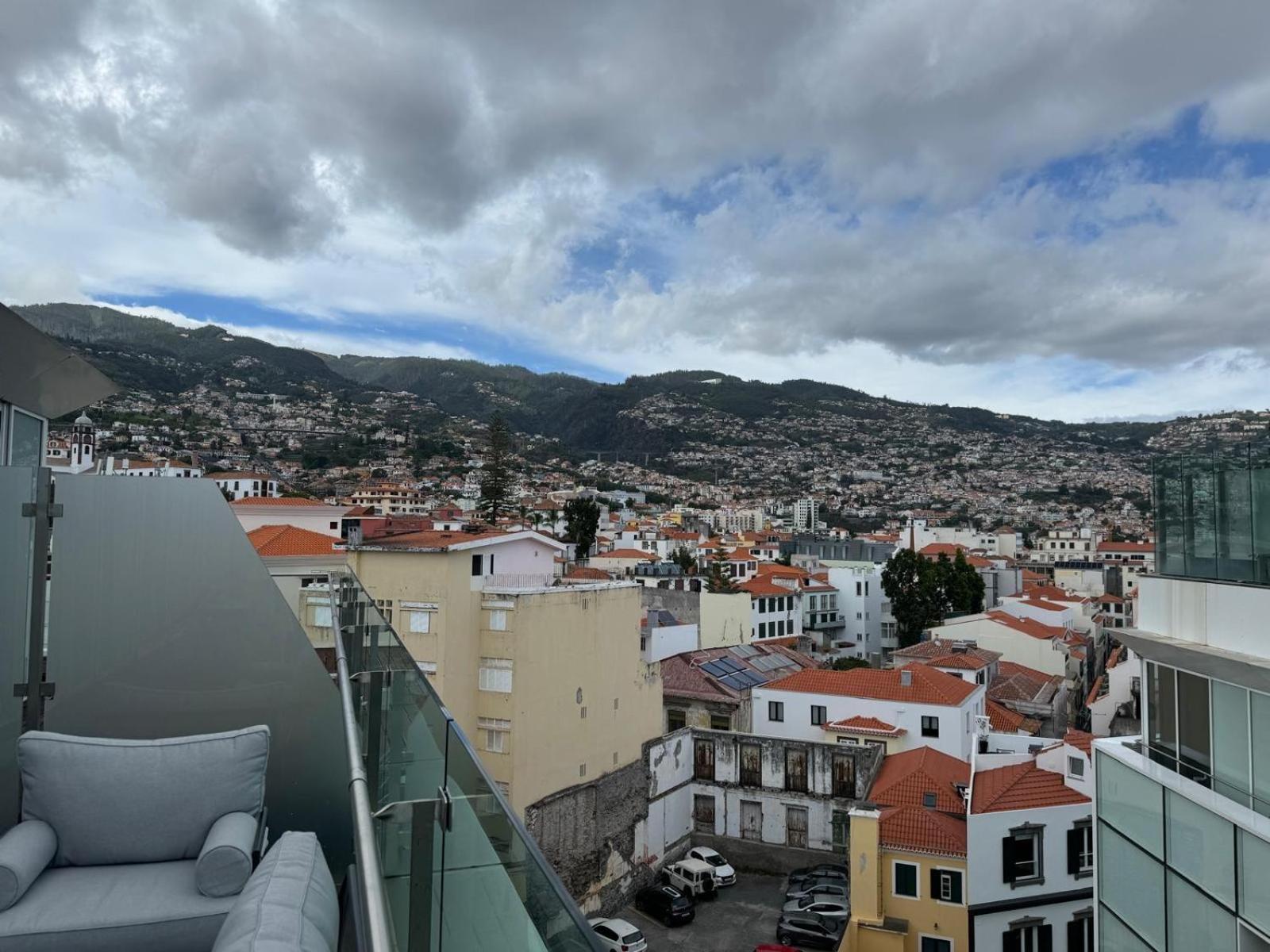 Next Corner Plaza * Funchal (Madeira)
