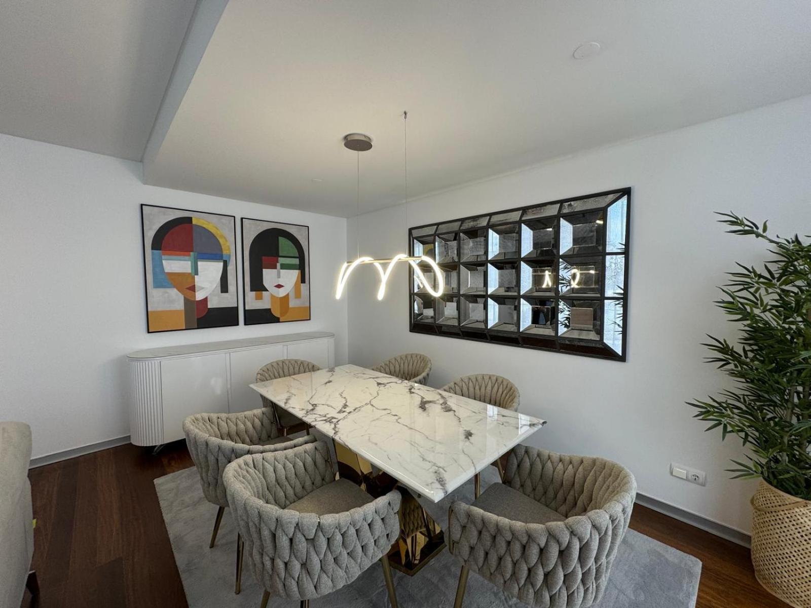 Apartment Next Corner Plaza *