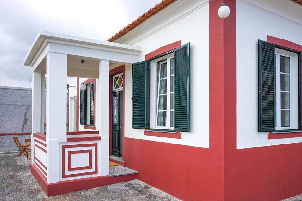 Renovated Traditional House W 3br & Outdoor Space Biệt thự Funchal (Madeira)