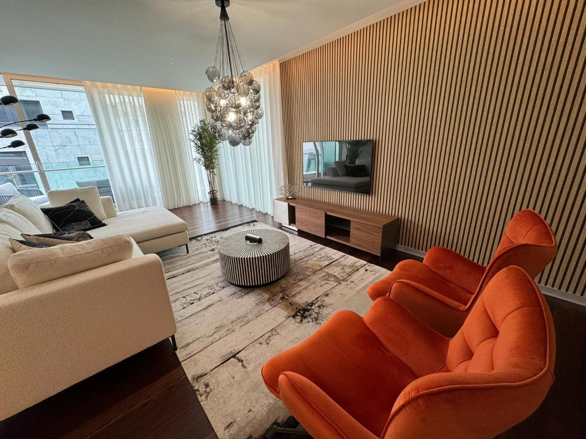 Next Corner Plaza Apartment *