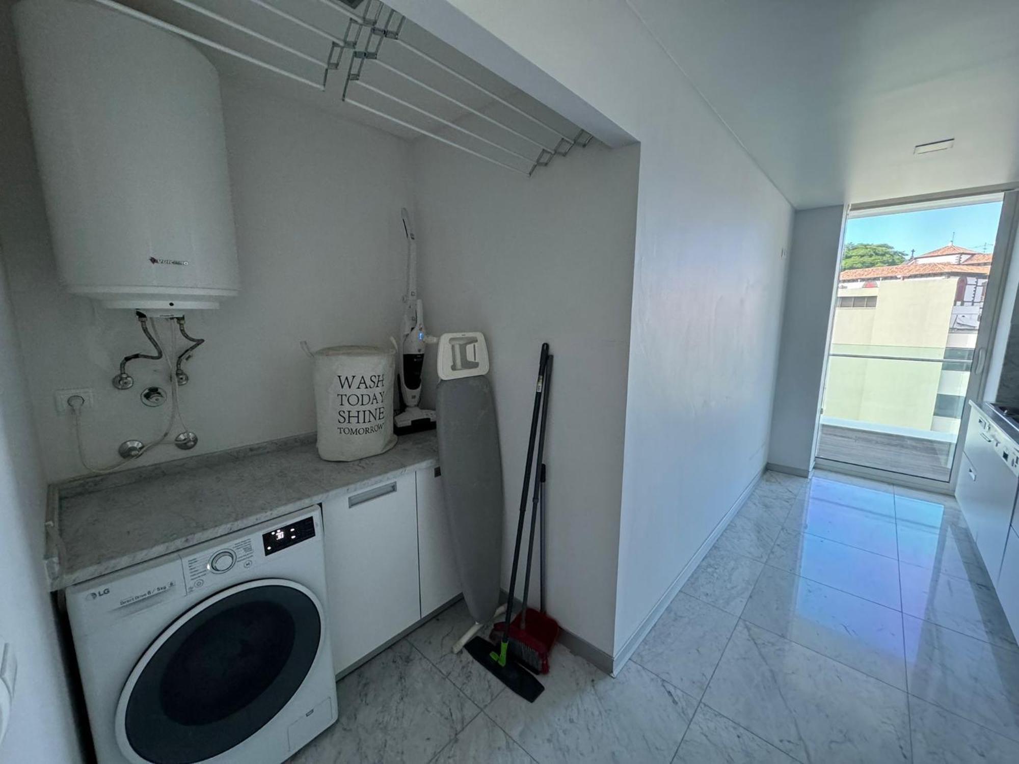 Next Corner Plaza Apartment *