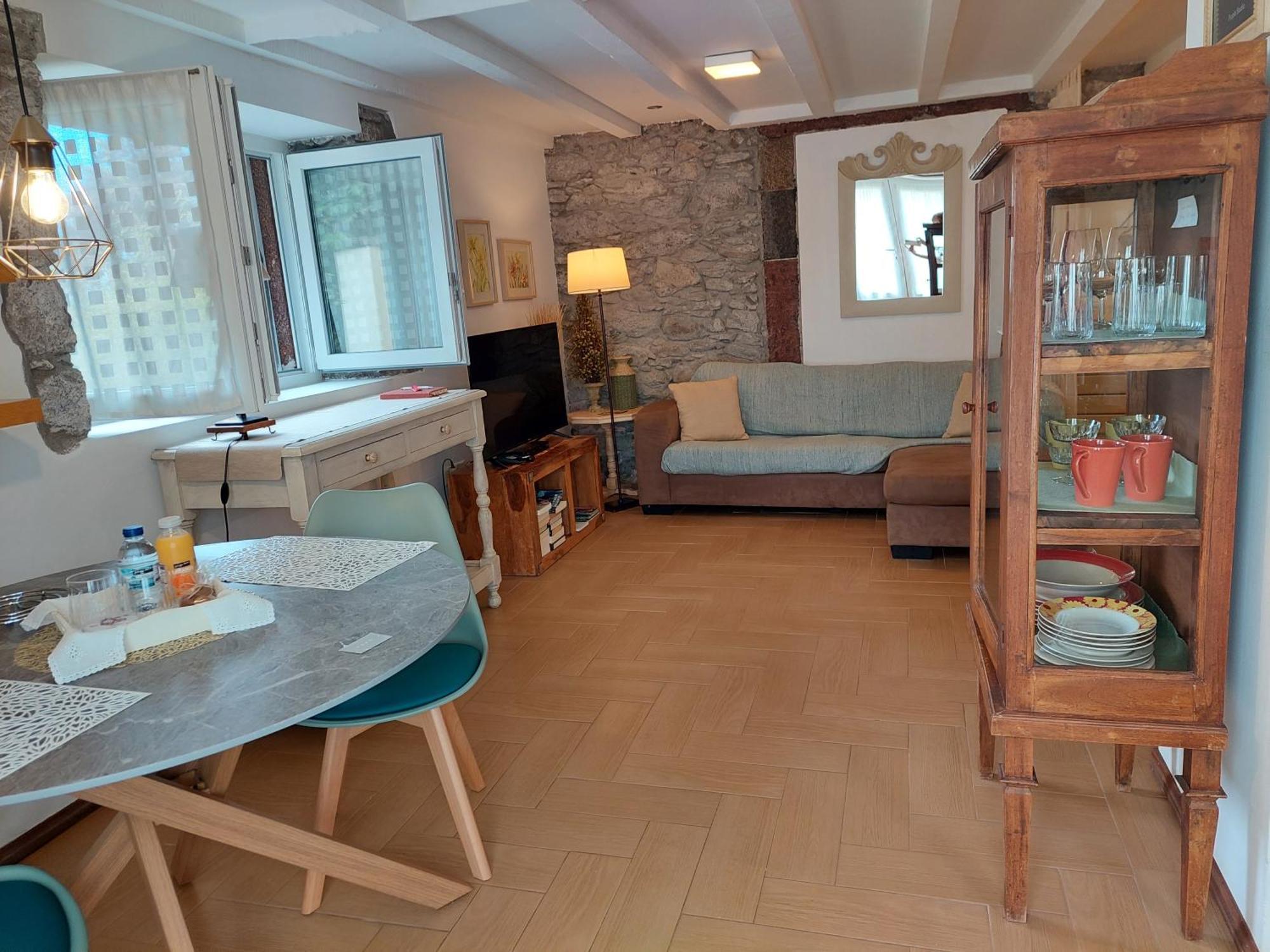Purple Studio Apartment *