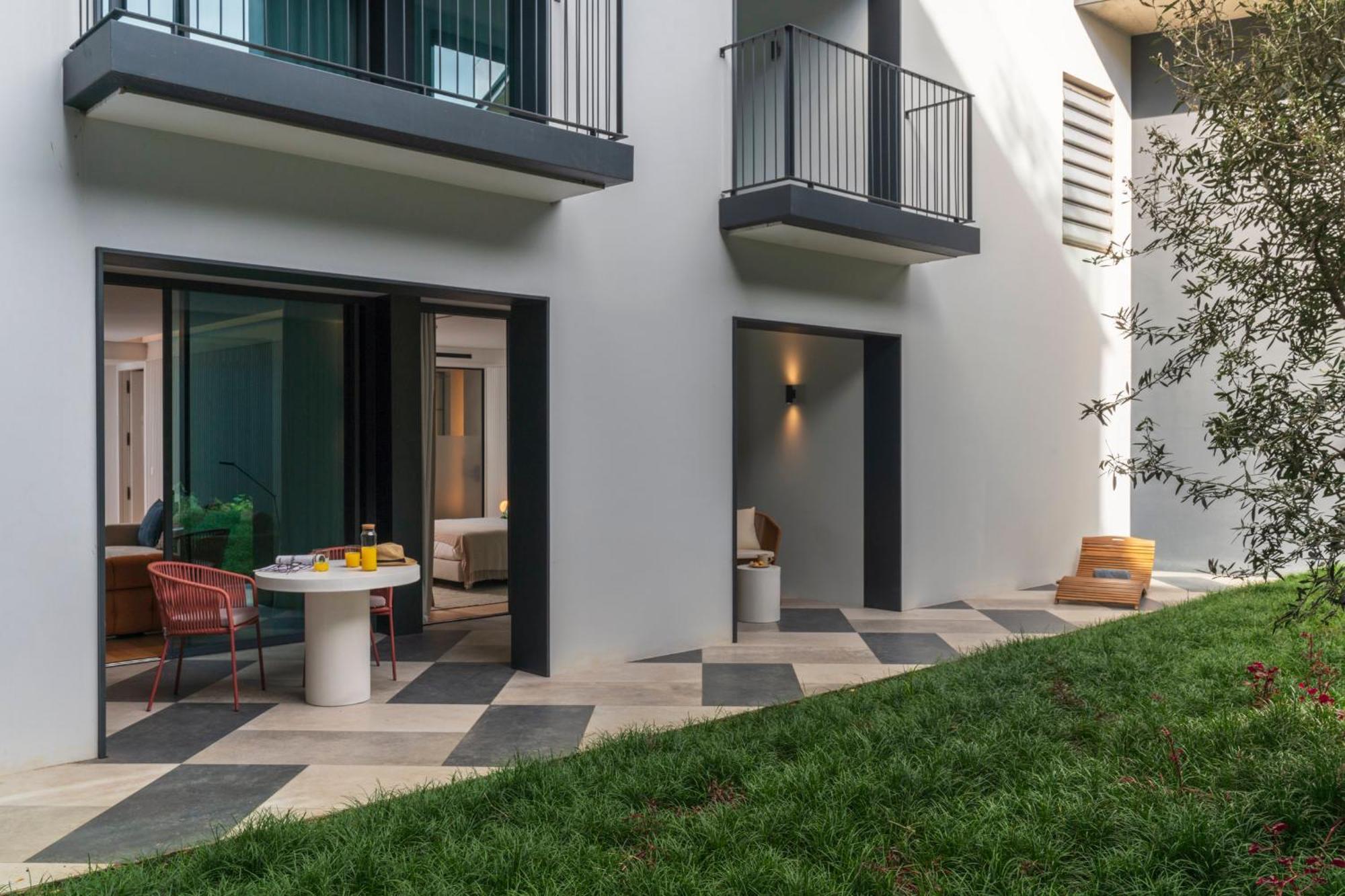 Infinity Pool & Private Garden Oasis At Savoy Insular *