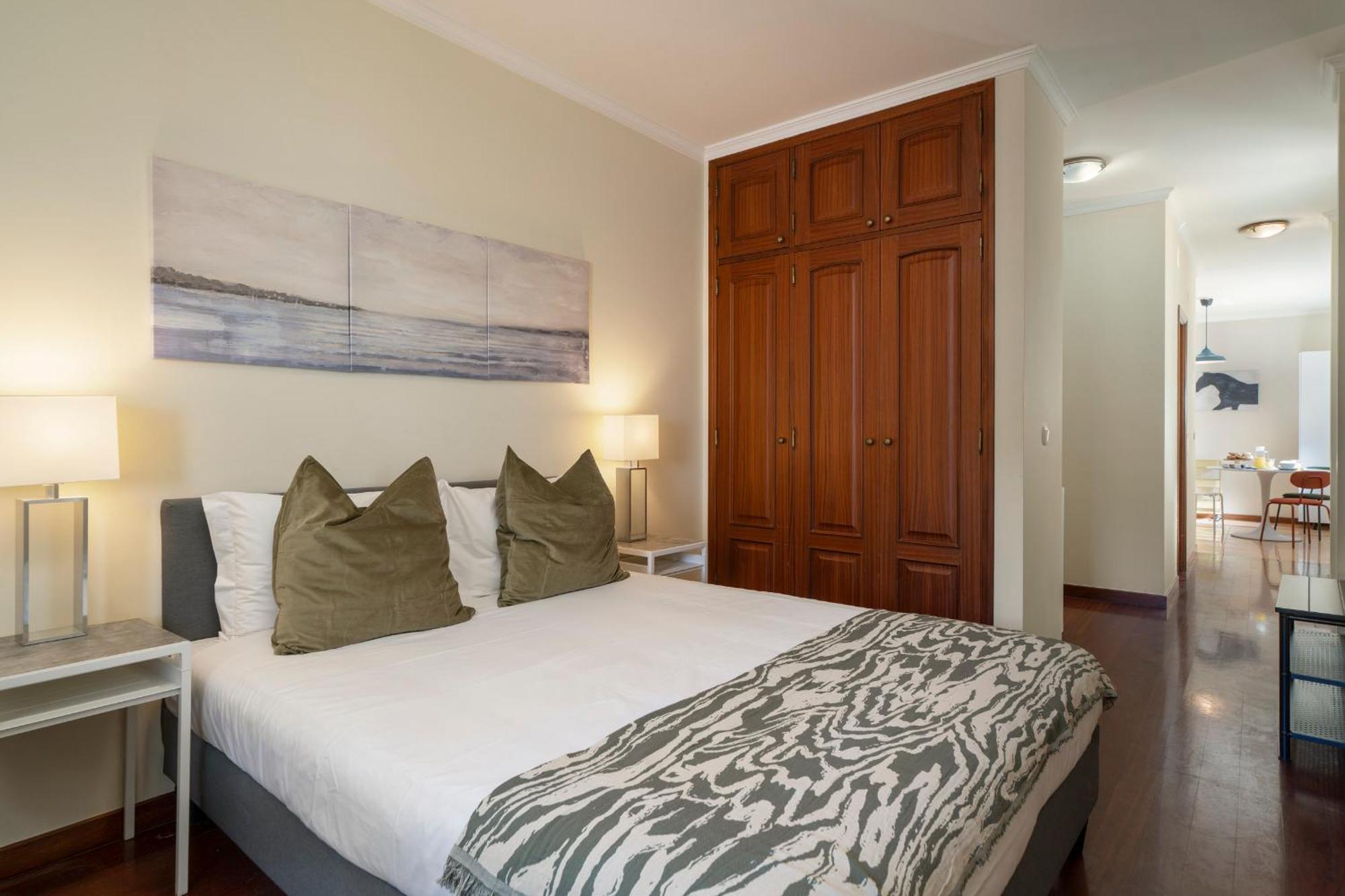 Do Carmo By An Island Apartment