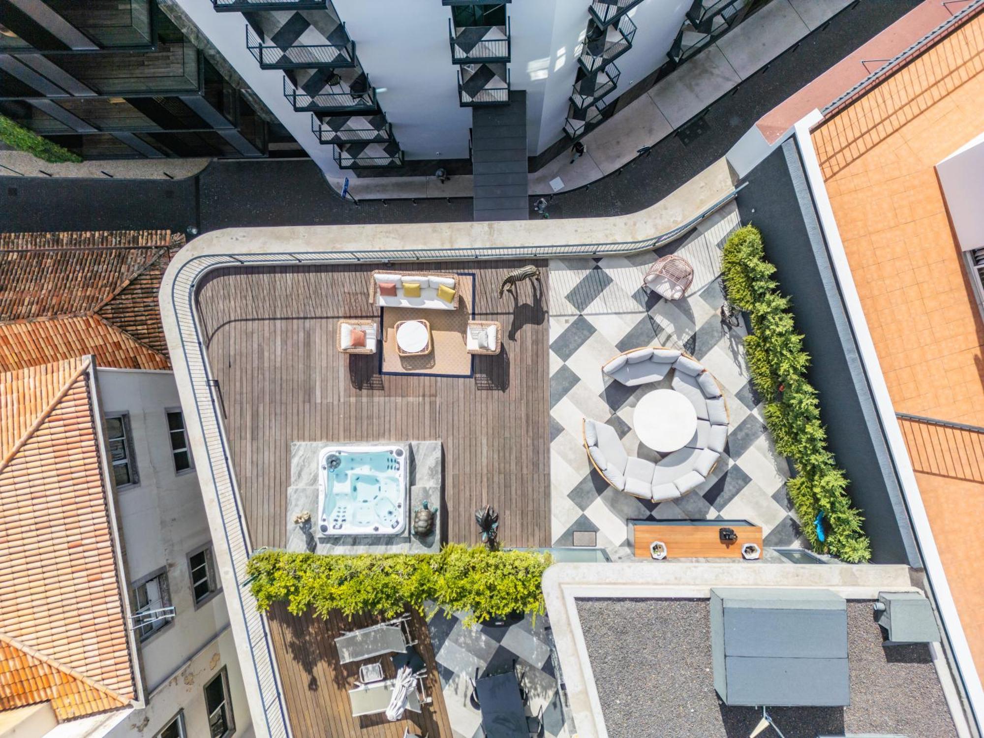 Apartment Jacuzzi, Terrace & Infinity Pool At Savoy Insular