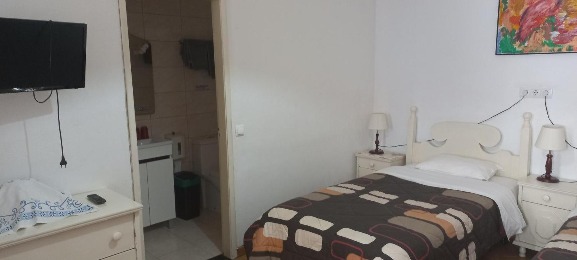 Pensao Residencial Teresinha Guest house 2*