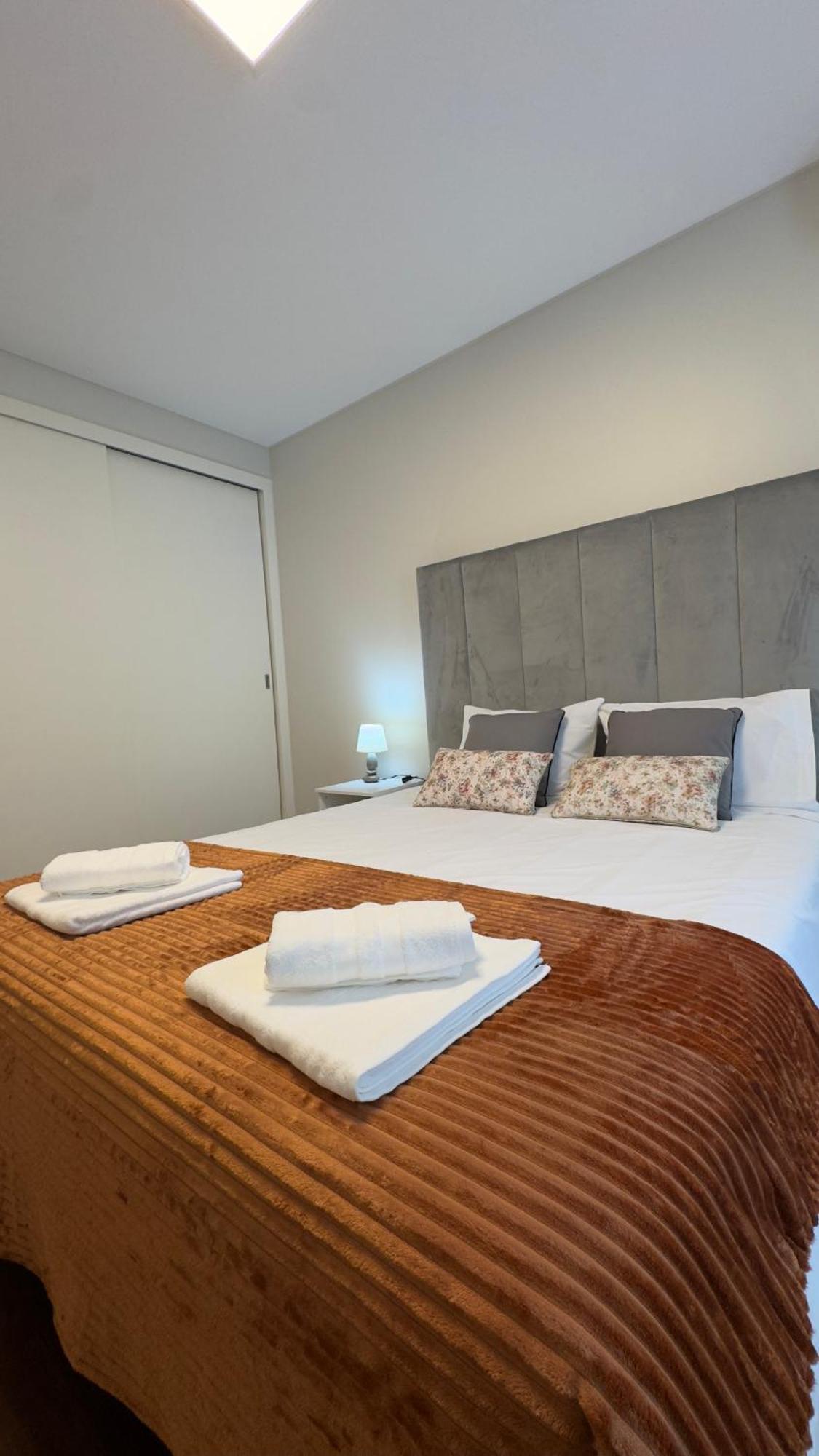 La Vie Center Flat