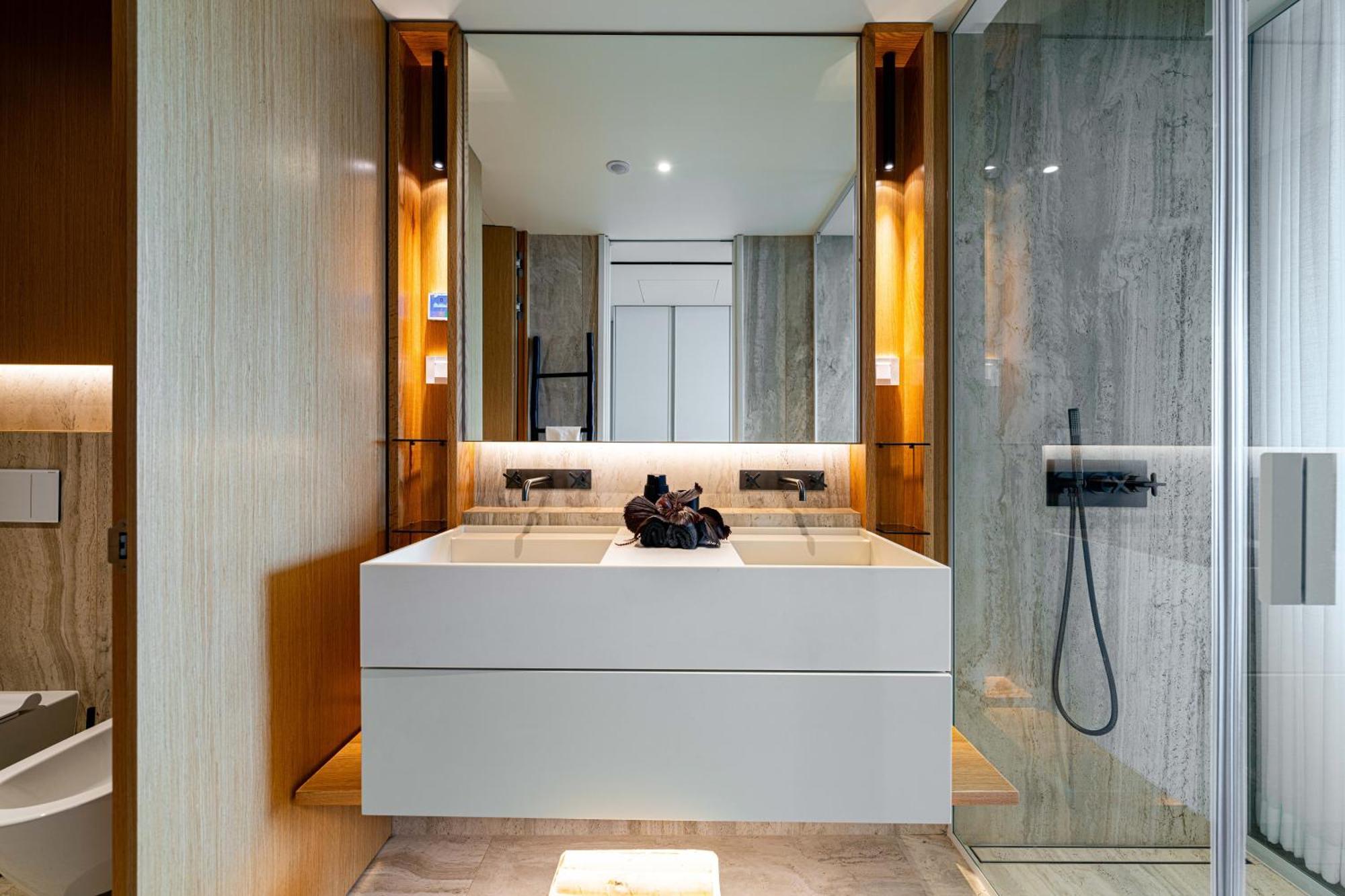 Savoy Monumentalis Va By Lm&ac Signature