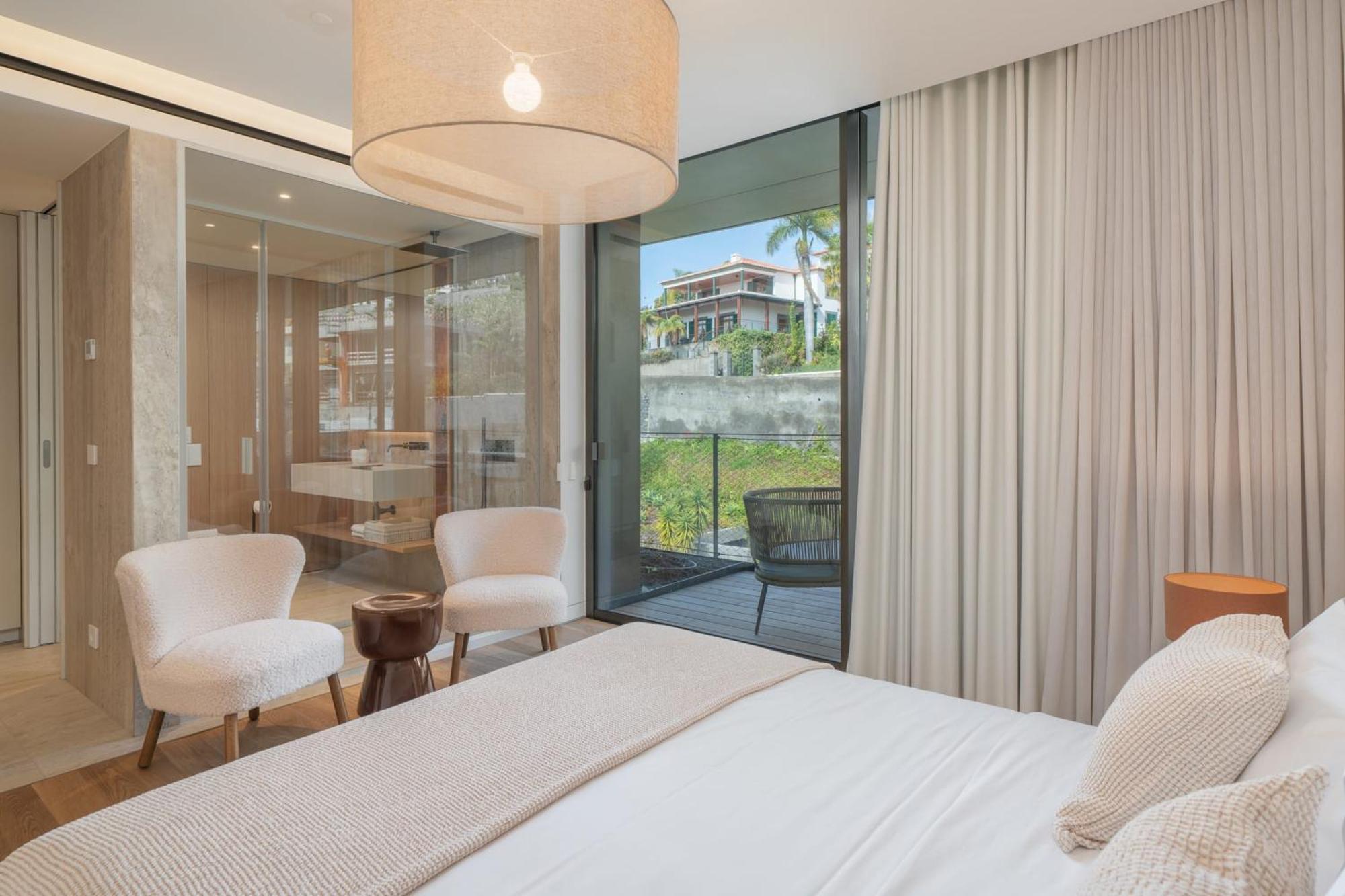 Apartment Savoy Monumentalis Iii By An Island *