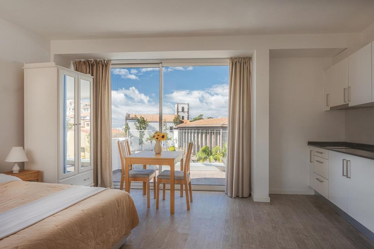 Madeira Rooftop Studio, Ocean & View *