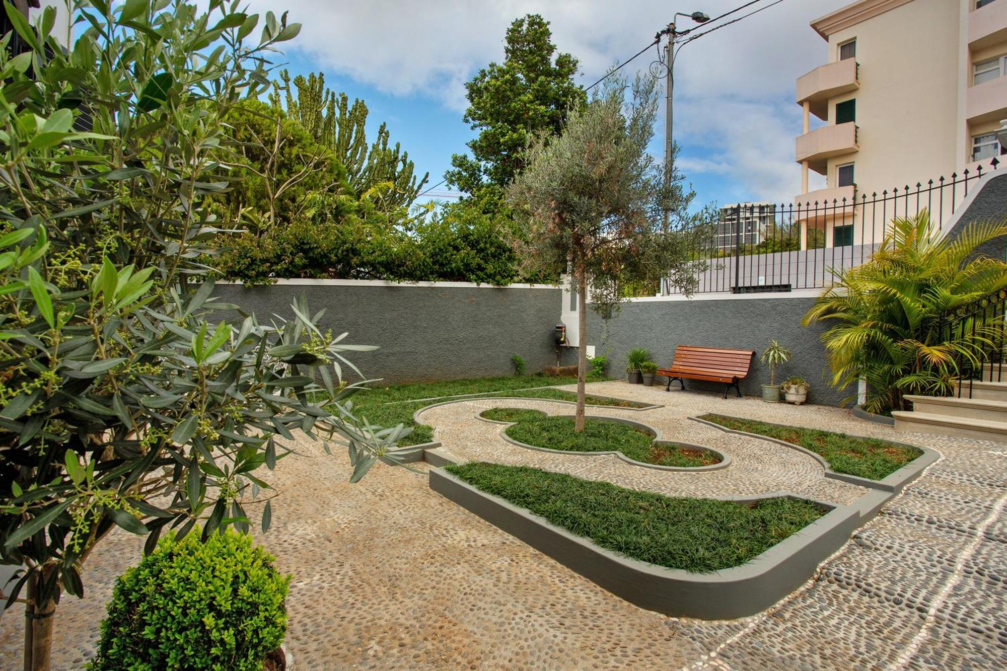 Francisco * Funchal (Madeira)