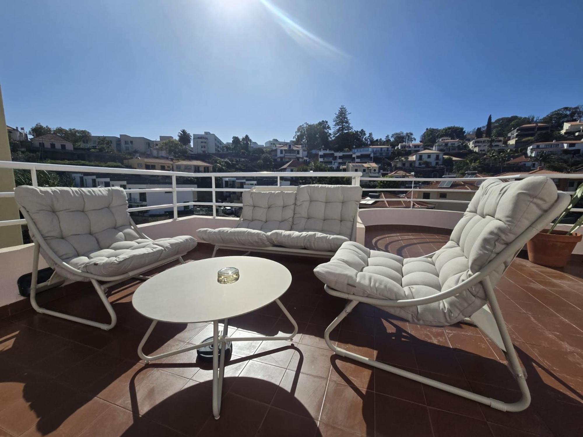 Bay View-walk To Lido & Center Funchal (Madeira)