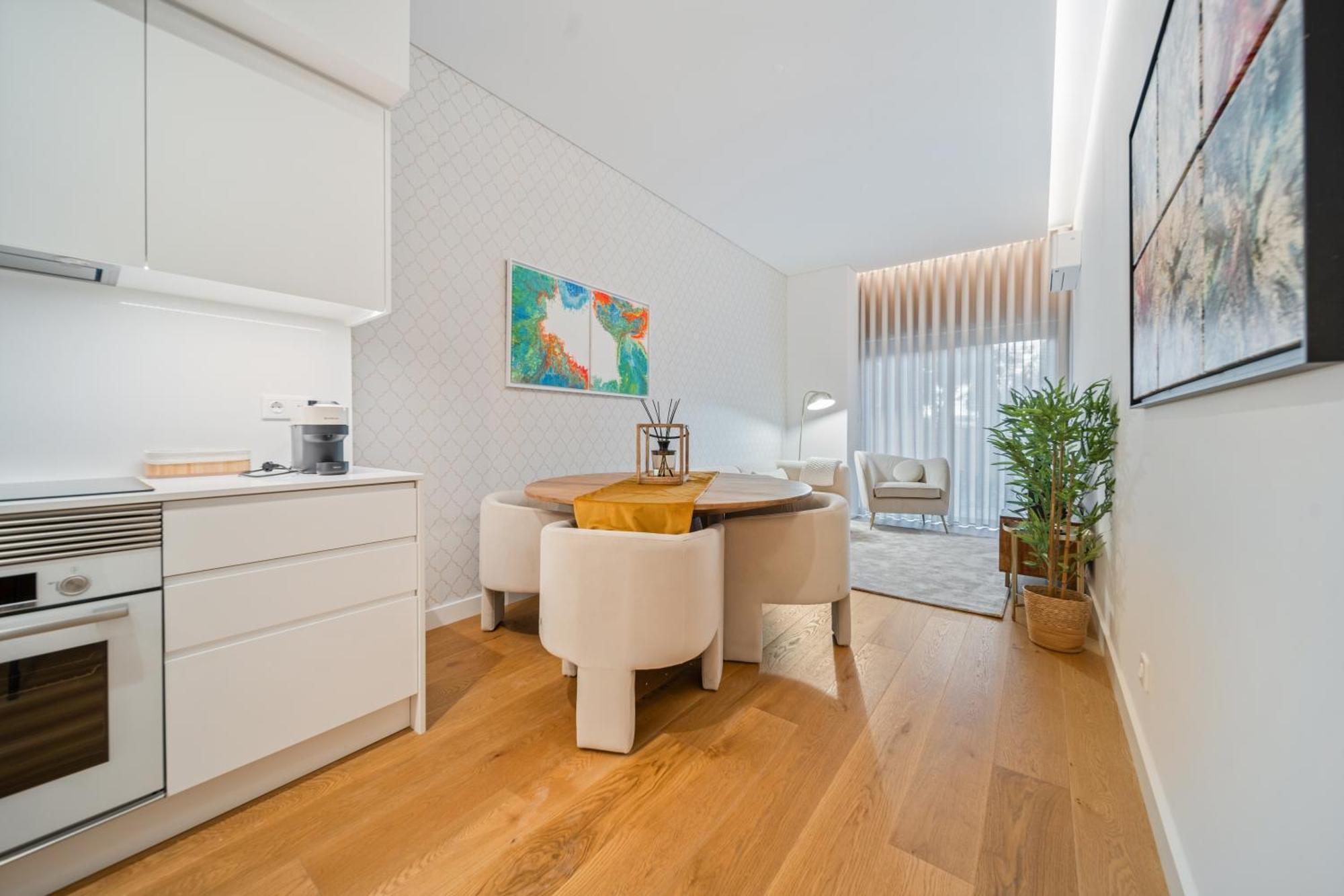 In-town Residences Apartment *