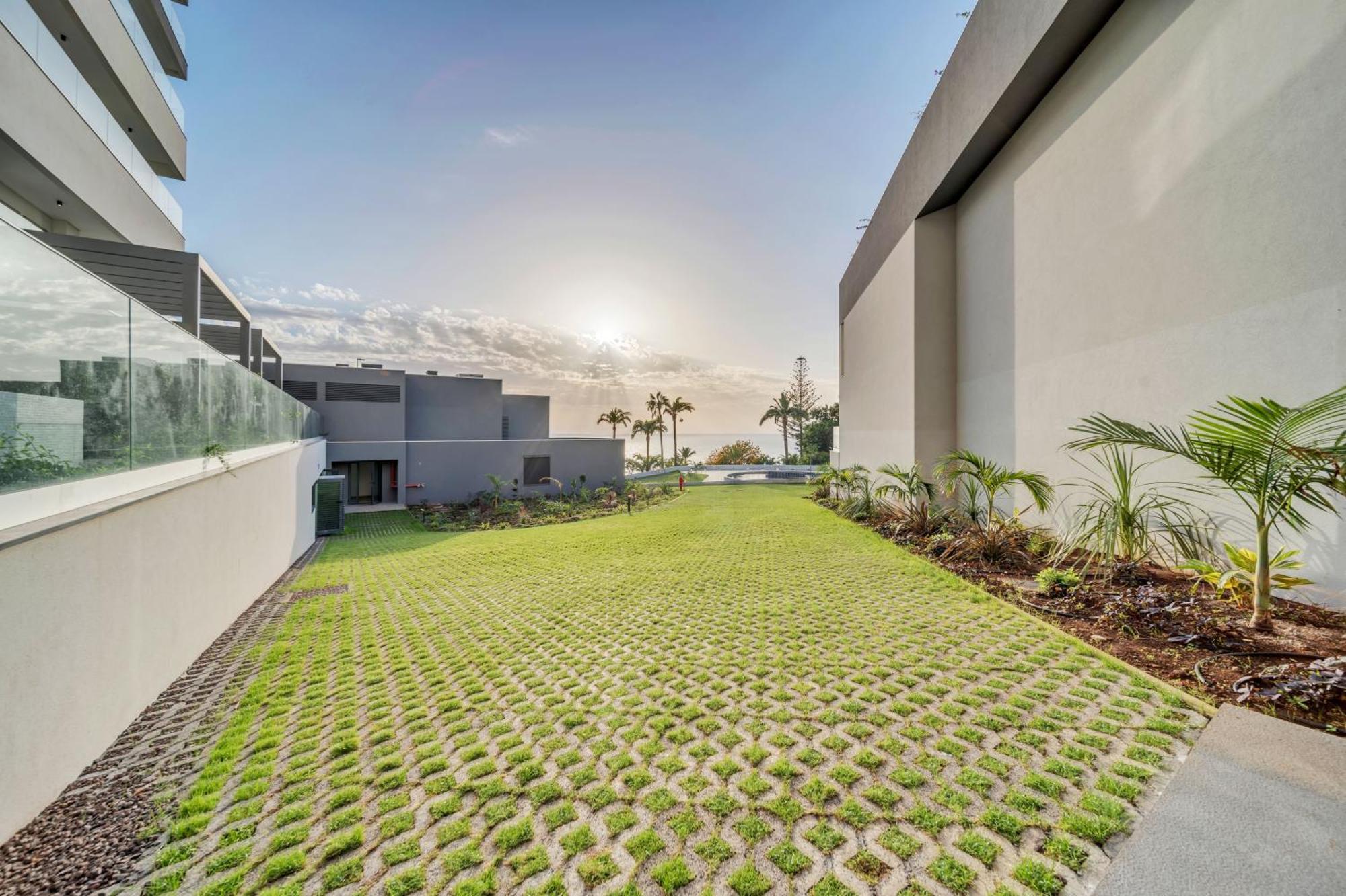 In-town Residences Apartment *