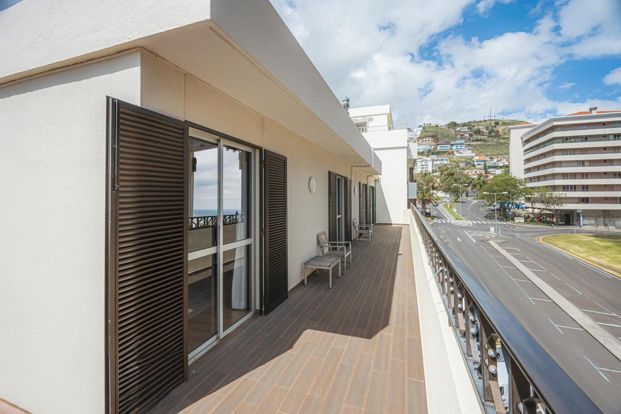 Portola Penthouse By Ymr * Funchal (Madeira)