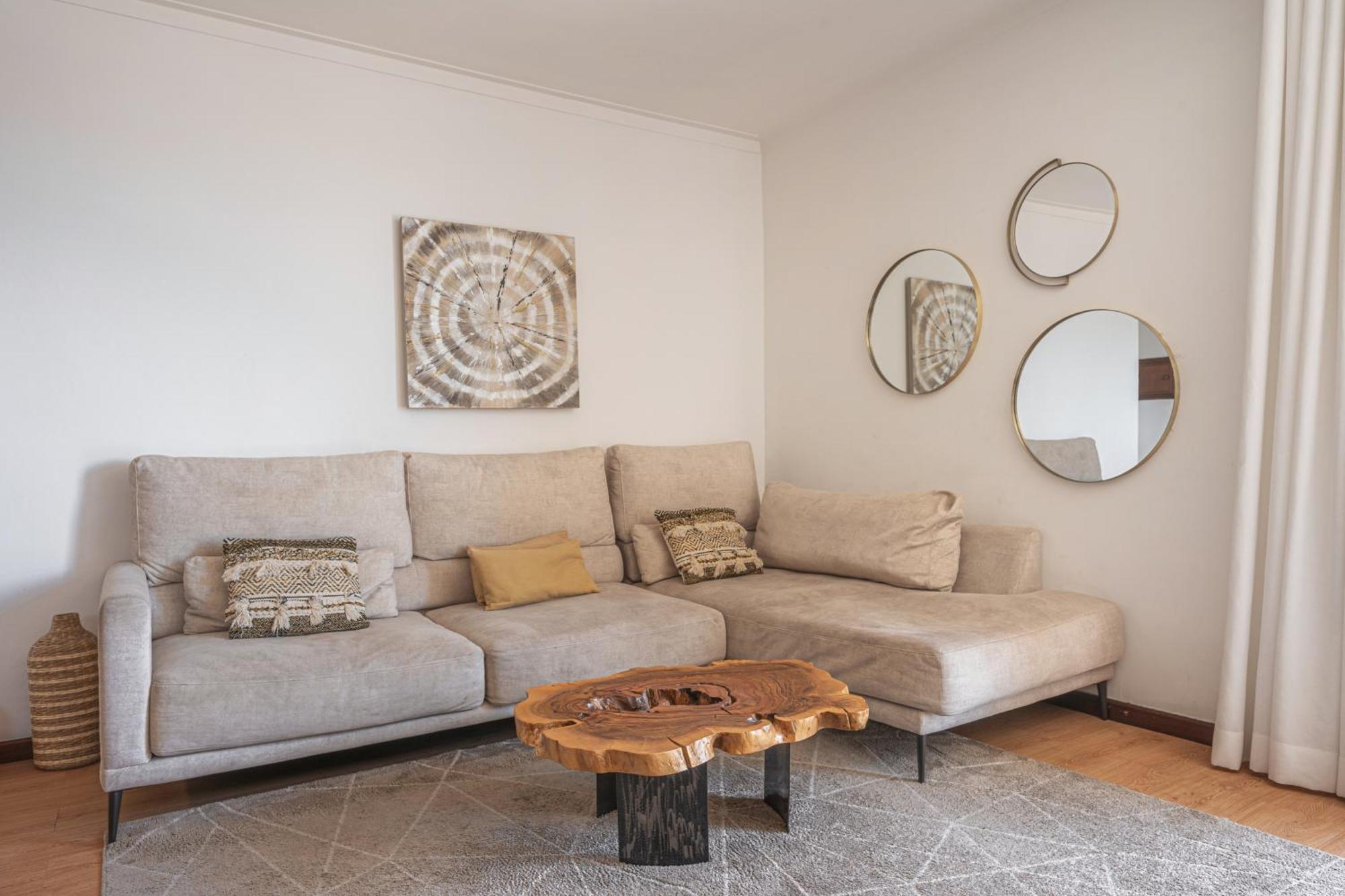 Portola Penthouse By Ymr