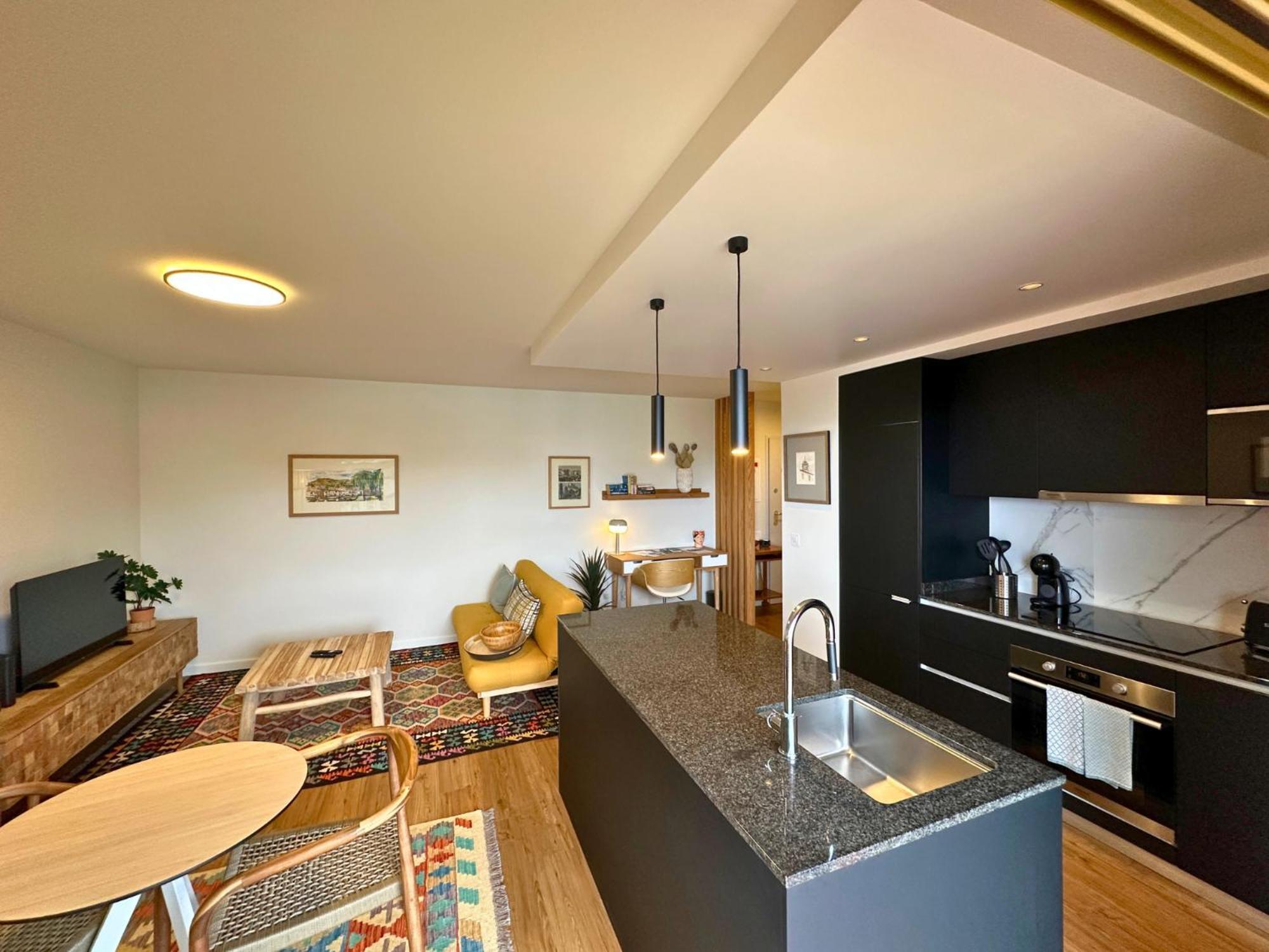 Colours By Madeira Apartment